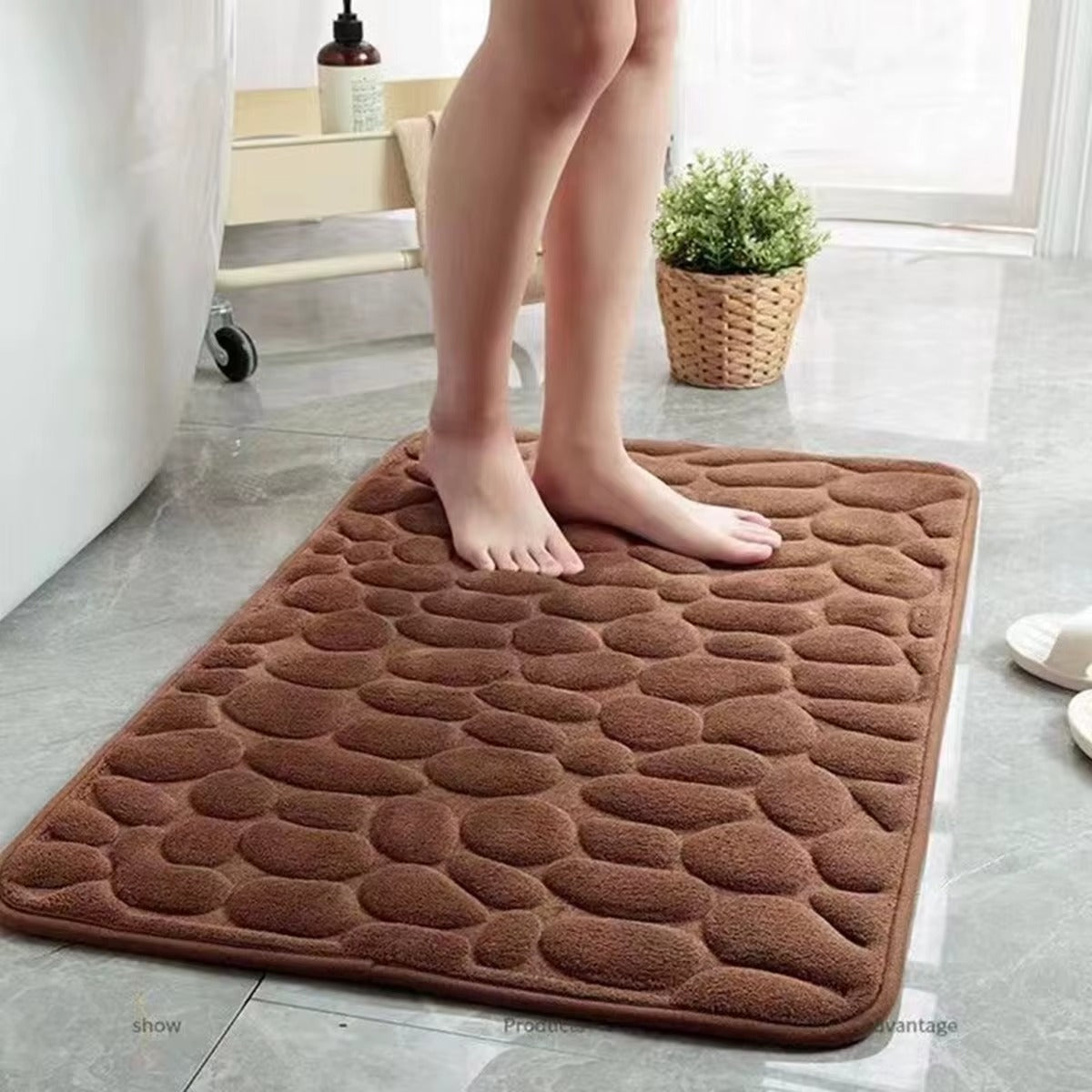 Luxury Soft Bathroom Mat – Non-Slip, Absorbent & Machine Washable Bath Mat