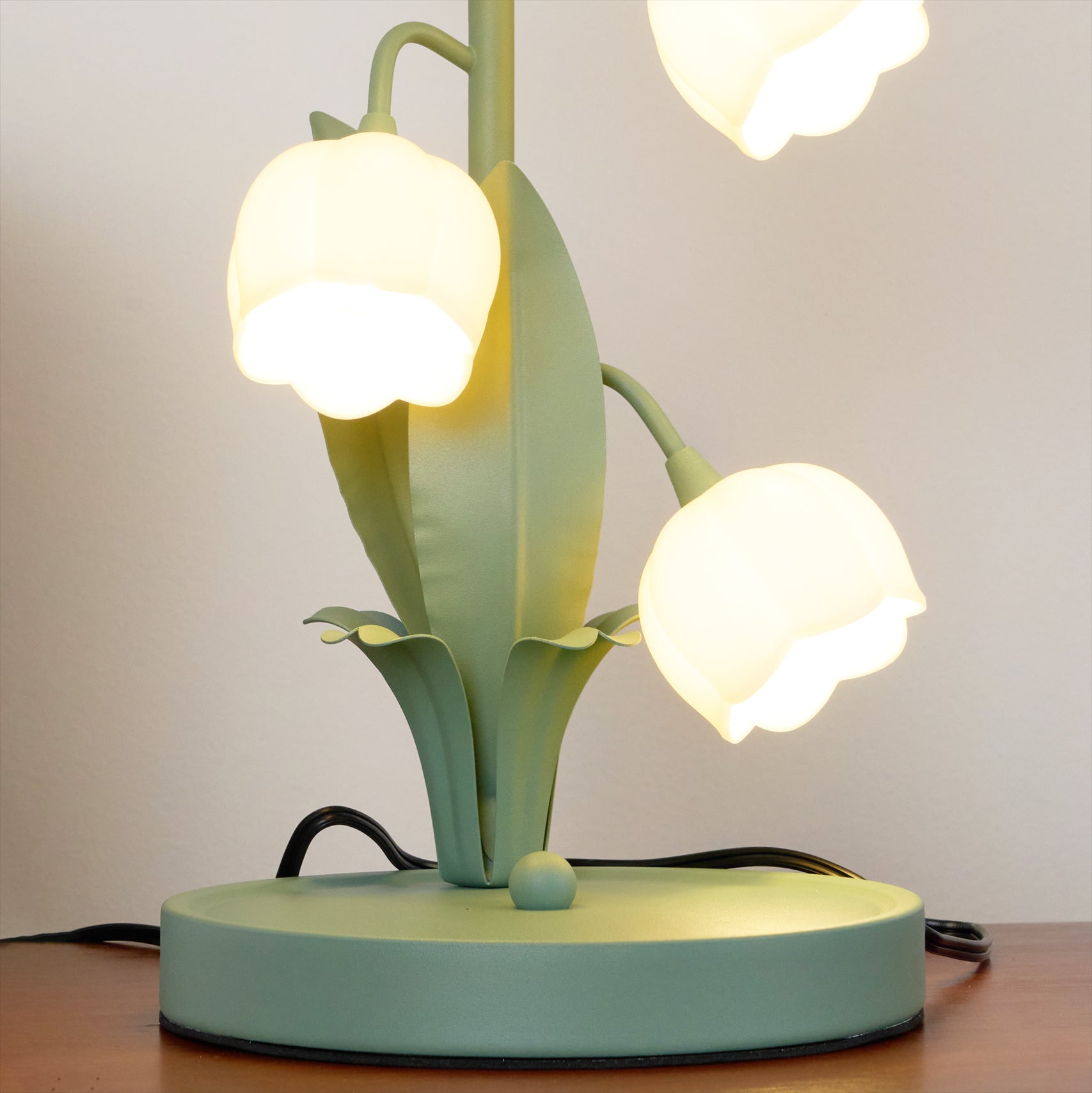 Vintage Flower Table Lamp – LED Bedside Nightstand Lamp for Bedroom & Living Room