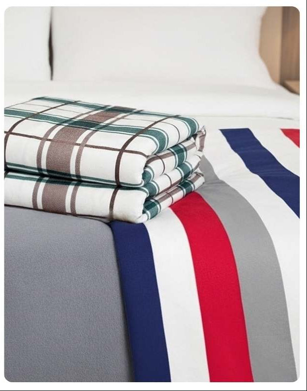 Electric Heated Throw Blanket – Soft Fleece Electric Throw | Heated & Cozy