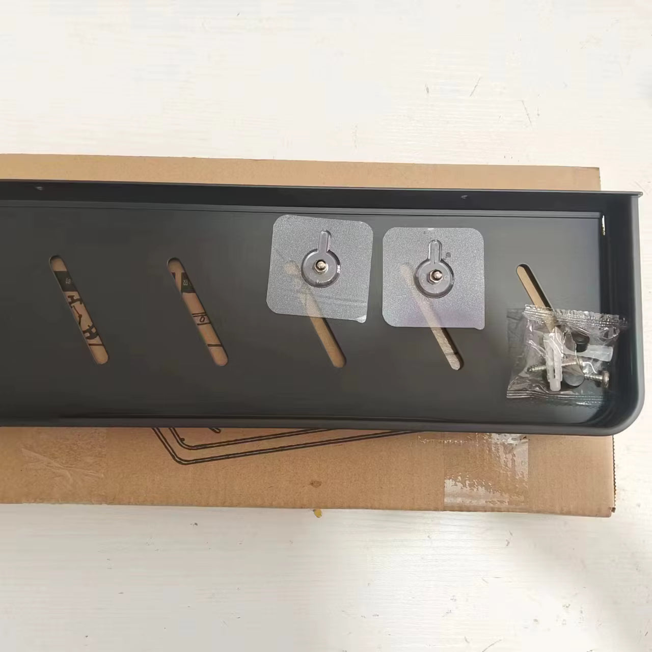 Modern Aluminum Bathroom Wall Shelf – No-Drill Wall Mounted Organizer Rack for Bathroom Storage and Decor