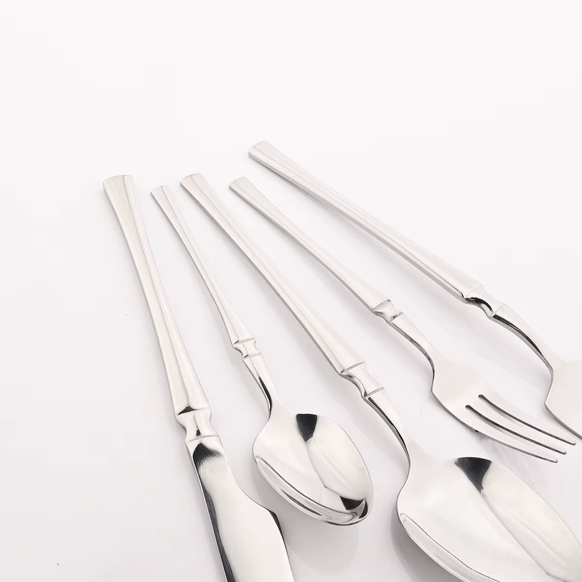 Modern Stainless Steel Flatware Set – Minimalist Cutlery for Stylish Dining